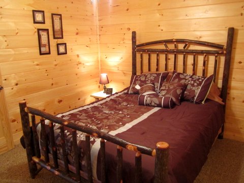 Lazy Bear Lodge rental in Hocking Hills, Ohio